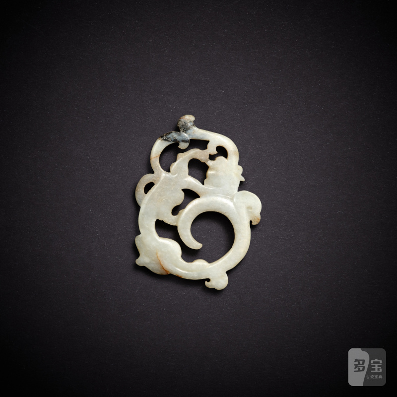 A white jade reticulated 'chilong' pendant, Han dynasty | 漢 白玉鏤空螭龍珮 - 图2